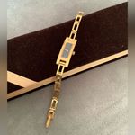 Gucci Ladies  dressy GOLD TONE Watch🔥🔥 Photo 5
