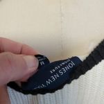 Jones New York  ivory cricket vneck sweater size medium Photo 6