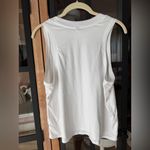 Vuori  energy tank top workout tee sleeveless logo crewneck performance jersey Photo 5