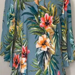 Karen Kane New.  tropical print bell sleeve top. Runs big. 4-8 Photo 0
