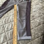 Under Armour  athletic Compression Leggings Medium Size Gray & purple crop NEW Photo 9