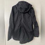 Lululemon 10 RARE Fo Drizzle Rain Jacket in Black Photo 8