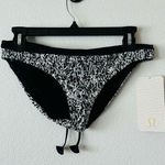 Lululemon NWT Suns Out Bikini Black White Photo 0