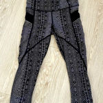 Athleta  Leggings‎ Womens Size XS Prisma Stride Capri Black Grey Style 983394 Photo 0