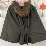 Gap  women's blanket-lined faux fur olive green cape/poncho Photo 3