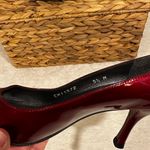 Stuart Weitzman Vintage Burgundy Patent Leather Pointed Toe Pumps Size 5.5 W Photo 4