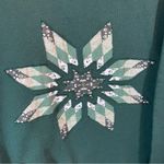 Jerzees  Women’s Green Quilt Star Crewneck Sweatshirt Medium Photo 2