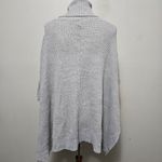 Francesca's Collections Alya Kiara Gray & White Cowl Neck Poncho Size S/M Photo 6
