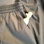 EUC GU Black Cargo Pull Photo 9