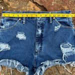Wrangler Vintage cutoff Jean shorts fray hem distressed festival boho Photo 7