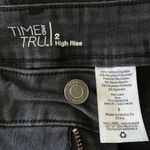 Time And Tru SZ 2 Jean Shorts Distressed Frayed Hem Hi-Rise Zip-Fly Stretch Slit Photo 5