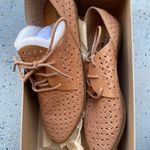 Lucky Brand  tan and brown leather oxfords with a cute cutout design on the front Photo 3