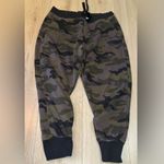 Nike  Green Camouflage camo Jogger sweatpants Photo 1