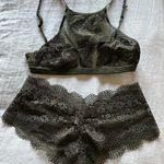 Victoria's Secret Body By Victoria Secret Green Lace Halter Bra Size Medium NWOT Photo 2