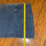 IZOD  Classic Blue Denim Pencil Skirt vintage Jean skirt EUC size 12 Photo 4