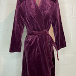 Velvet coat robe open front sash belt maroon wine 1970s Red Photo 0