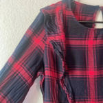 Kensie Jeans size Mesium red and navy plaid top Photo 3