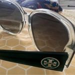 Tory Burch Authentic Green Cat-Eye Sunglasses with polarized lenses Photo 6