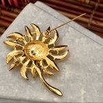 Napier Rhinestone Flower Brooch Gold Tone Signed Photo 2