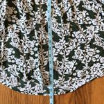 Fun2Fun  NWOT Stitch Fix Maley Green Floral Pleated Swing Blouse - Size S Photo 6