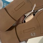 Bandolino New Women’s Beige Tan Sandals Slides Size 6 NWT Photo 5
