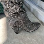 International concepts  Boots Photo 2