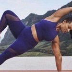 Athleta NWOT  SALUTATION MESH 7/8 TIGHT Photo 0