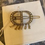 Christian Dior Dior 30 MONTAIGNE BROOCH Antique Gold-Finish Metal and White Resin Pearls Photo 1