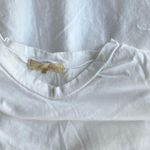 Love Note Beautiful white shirt. Photo 2