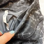 Lululemon  Wunder Under Crop ll Full On Luon in Star Crushed Coal Black. Size 6. Photo 7