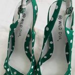 Wild Diva 2000s Green white polka dot 5” wooden open peep toe heels pumps with bow front slingback size 8 Photo 3