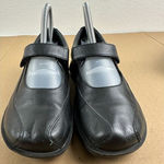 Simple Womens Black Leather Mary Jane Shoes Size 8 Photo 0