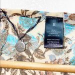 BKE  Boutique Floral Lace V-Neck Tan Blue Blouse Photo 4