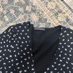 Brandy Melville  Women's black navy Crop tops Photo 1