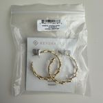 Kendra Scott Abbie Hoop Earrings in Gold Photo 3