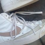 Nike Women’s Blazers ‘77 White and Pink High-Top Sneakers Vintage Classic Sz9 Photo 11