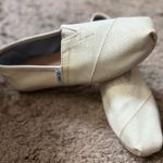 Toms  Shoes Photo 3