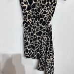 LDT Ellie Giraffe Print V Photo 2