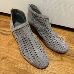 Vince Camuto  Gray Suede Women’s  Shoes size” 7” Photo 0