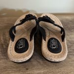 Cliffs by White Mountain Black Faux Leather Thong Sandals Women’s Sz 7.5 Flower Photo 7