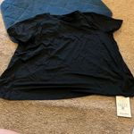 Halara NWT  black tee M Photo 0