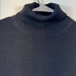 Uniqlo  Extra Fine Merino Wool Turtleneck Sweater Size Small EUC #5936 Photo 2