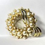 Brooch Pin Ivory Pearl Encrusted Wreath Gold Tone Photo 0