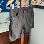 Eddie Bauer Women's  First Ascent Guide Pro Hiking Shorts in Black size 8 Photo 4