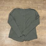 Kuhl  Womans V Neck Texture Long Sleeve Pullover Athletic Top Size Medium Photo 2