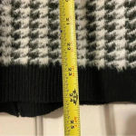 Tahari  Eyelash Fringe‎ Houndstooth Button Front Cardigan Sweater Size Medium Photo 7