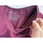 FIGS NWOT  Women Scrub Top Slim Fit V-Neck Healthcare Technical Collection Sz XXS Photo 2