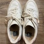 VEJA Women's White and Pink Casual Sneakers Photo 2