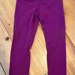 Alo Yoga ALO Crop Leggings Photo 0
