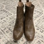 Life Stride  Booties Like new Taupe 9.5 Photo 1